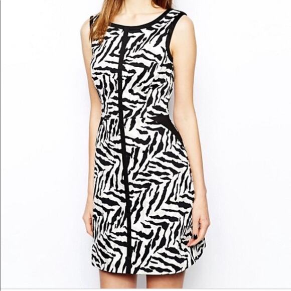 Karen Millen Zebra Print Shift mini Dress Back Cutout NEW - Picture 2 of 16